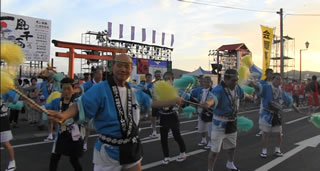 さつま黒潮きばらん海 枕崎港まつり 総踊りの風景